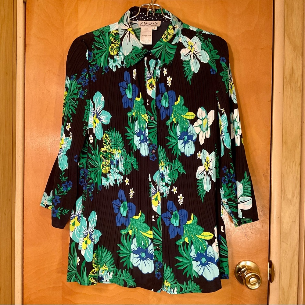 à la carte Floral Button Down Shirt